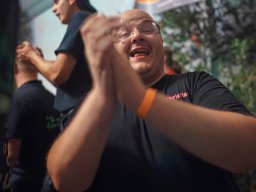 519612967_1294645766000885_6797839412982129178_n_1294643296001132